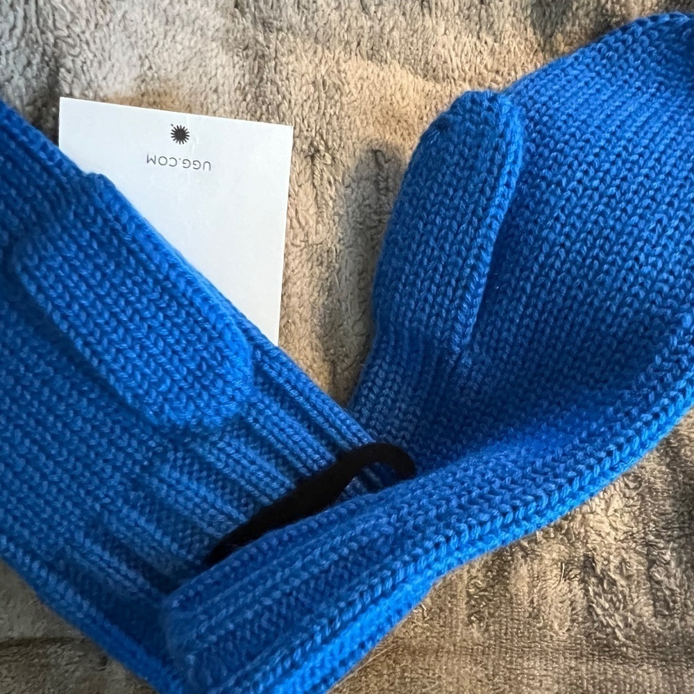UGG Kids' Signature Logo Cozy Knit Mittens*Big Kid*4-6*TRU BLUE::NWT::WOOL Blend - Picture 4 of 4